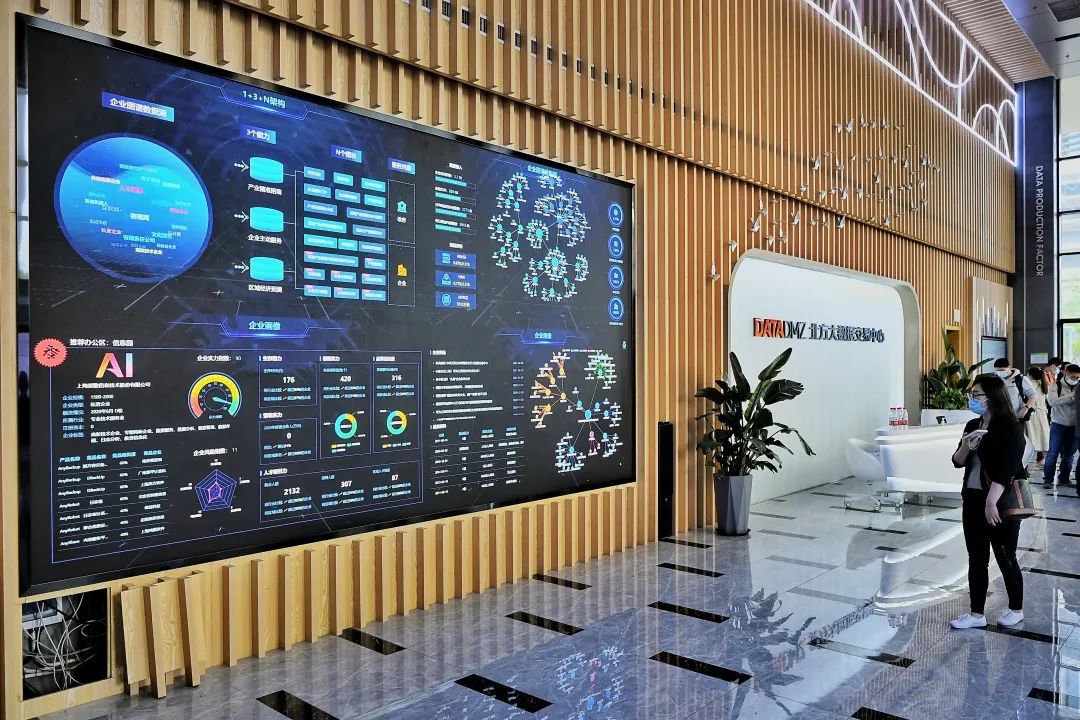 高考作文高分秘籍 巧用新聞金句與銳評(píng)，打造思辨新高度